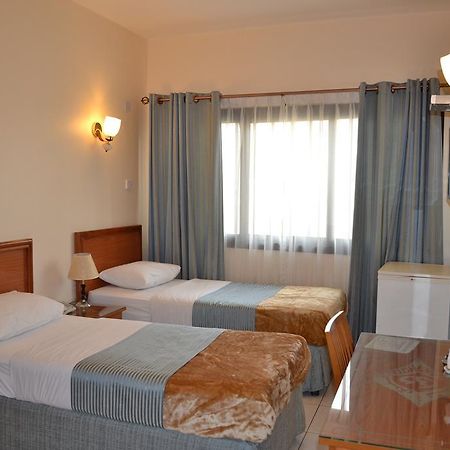 Tara Hotel Llc Dubai Oda fotoğraf