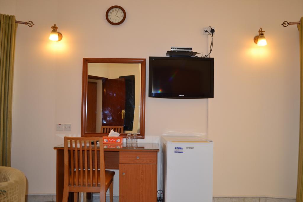 Tara Hotel Llc Dubai Oda fotoğraf